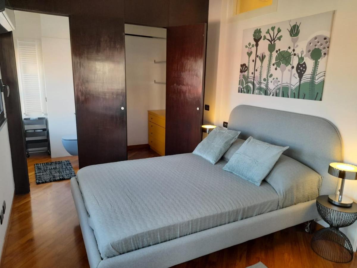 Bilocale Vista Mare Con Terrazzo-porto Antico- Parcheggio Scontato