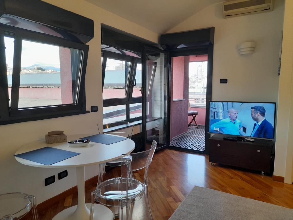 Bilocale Vista Mare Con Terrazzo-porto Antico- Parcheggio Scontato *